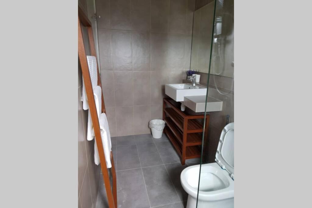 Timurbay Studio Apartment Facing Beautiful Beach Kuantan Ngoại thất bức ảnh