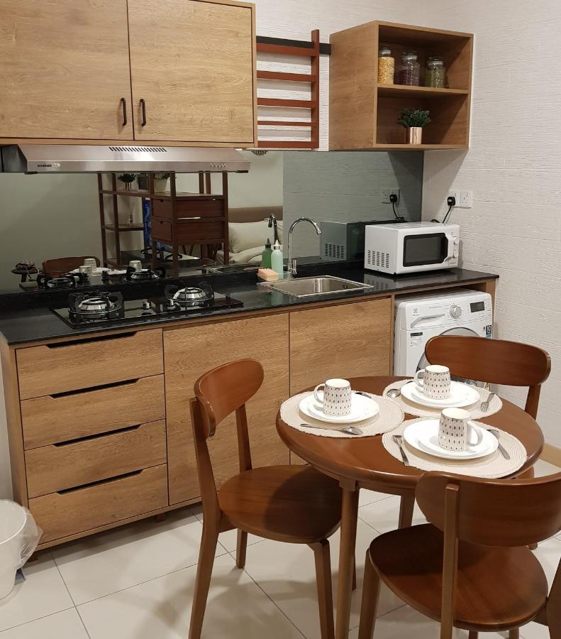 Timurbay Studio Apartment Facing Beautiful Beach Kuantan Ngoại thất bức ảnh