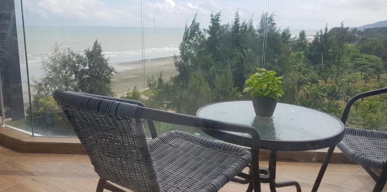 Timurbay Studio Apartment Facing Beautiful Beach Kuantan Ngoại thất bức ảnh